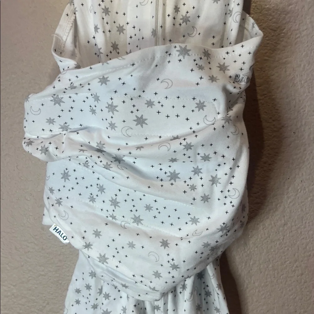 Halo SleepSack Swaddle Baby Stars Moon Pattern Size 0-3 Months